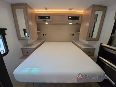 2025 Palomino SolAire photo 23
