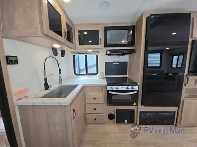 2025 Palomino SolAire photo 17