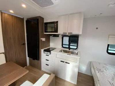 2027 Winnebago Access photo 12