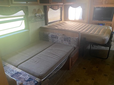Used 2011 Keystone Cougar 26BHS