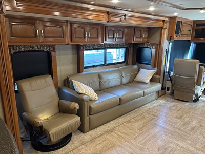 2019 HOLIDAY RAMBLER NAVIGATOR photo 5