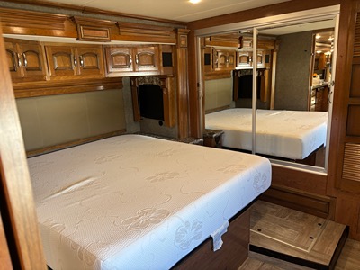 2019 HOLIDAY RAMBLER NAVIGATOR photo 8