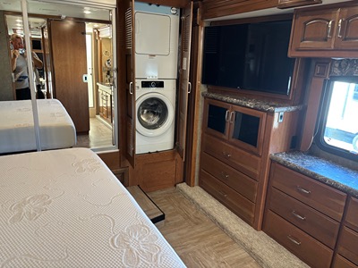 2019 HOLIDAY RAMBLER NAVIGATOR photo 7