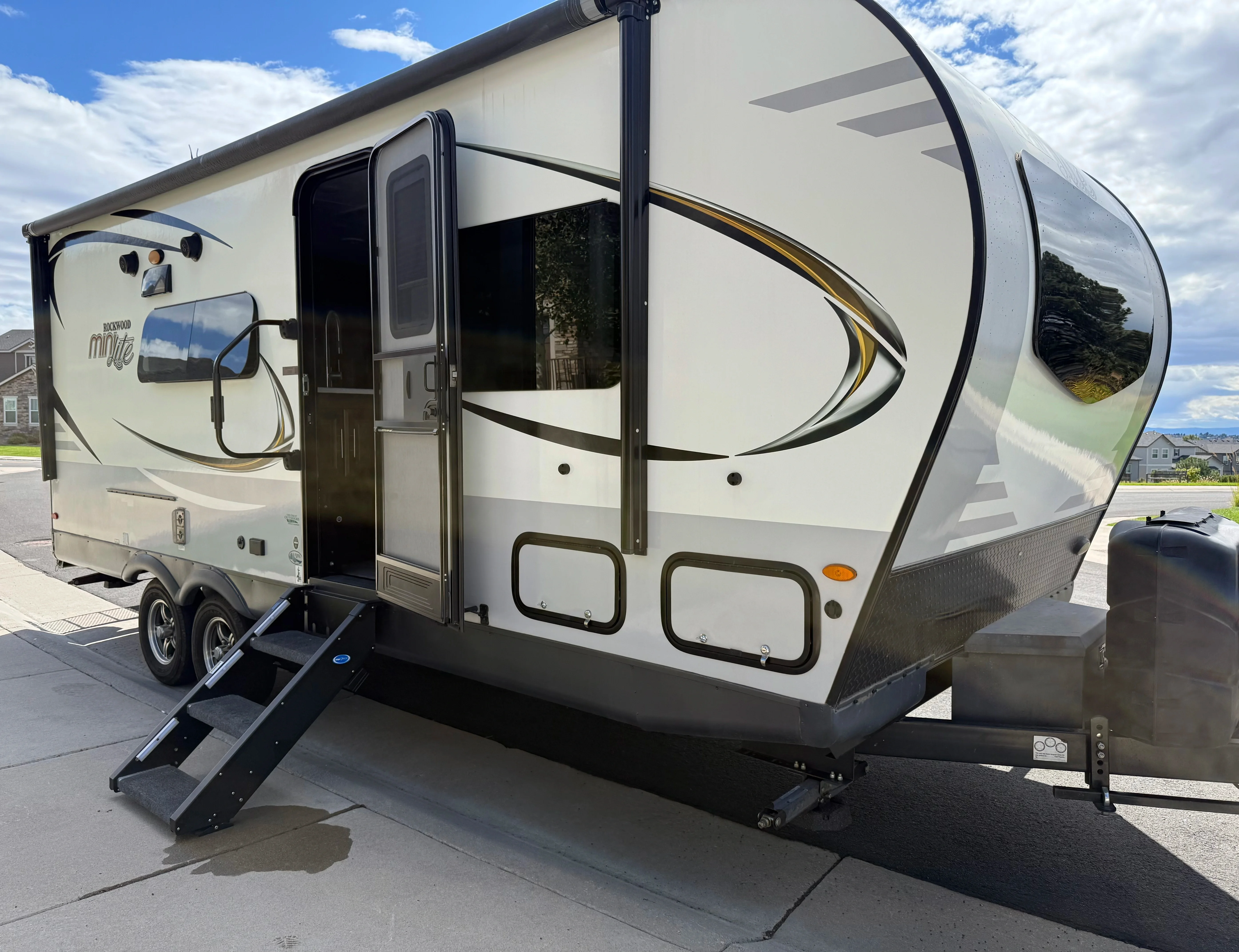 2021 FOREST RIVER ROCKWOOD MINI LITE exterior