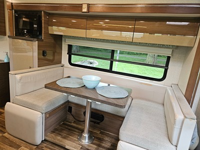 2017 WINNEBAGO VIEW photo 8