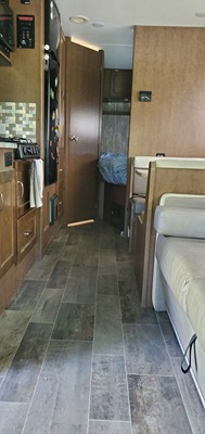2019 WINNEBAGO OUTLOOK photo 2