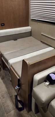 2019 WINNEBAGO OUTLOOK photo 7