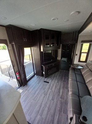 2023 JAYCO SEISMIC LUXURY SERIES photo 6