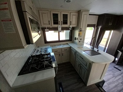 2023 JAYCO SEISMIC LUXURY SERIES photo 7