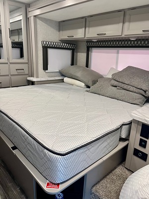 2025 THOR MOTOR COACH GENEVA photo 5