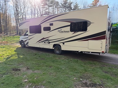 2019 COACHMEN FREELANDER photo 4