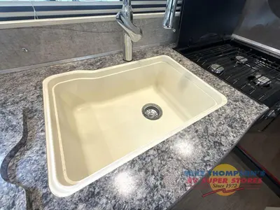 2017 Coachmen RV Prism Elite photo 30