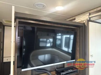 2017 Coachmen RV Prism Elite photo 26