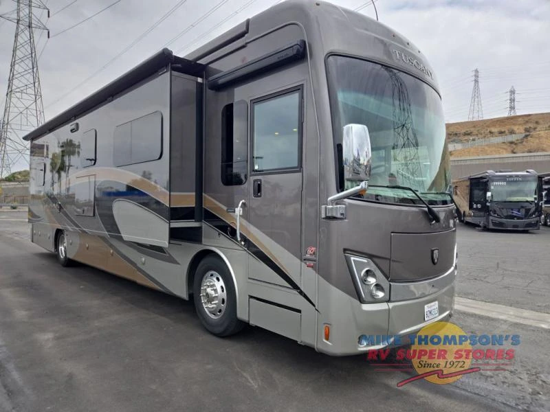 2018 Thor Motor Coach Tuscany exterior