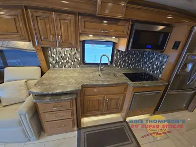 2018 Thor Motor Coach Tuscany photo 32