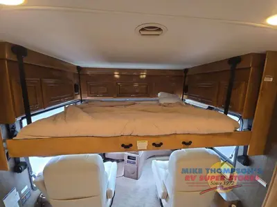 2018 Thor Motor Coach Tuscany photo 21