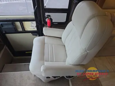 2018 Thor Motor Coach Tuscany photo 20