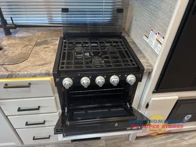 2023 Thor Motor Coach Chateau photo 25