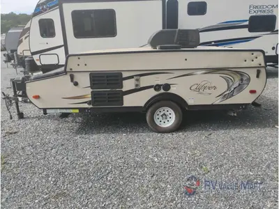 2017 Coachmen RV Clipper Camping Trailers photo 5