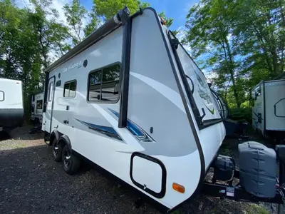 2017 Jayco Jay Feather 7 photo 9