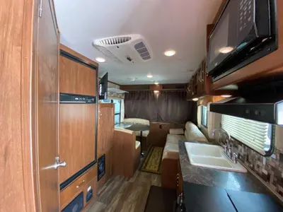 2017 Jayco Jay Feather 7 photo 11