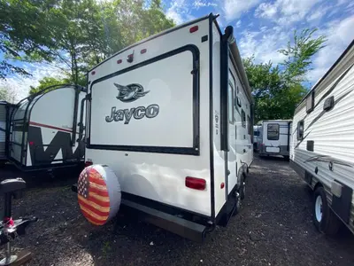 2017 Jayco Jay Feather 7 photo 7