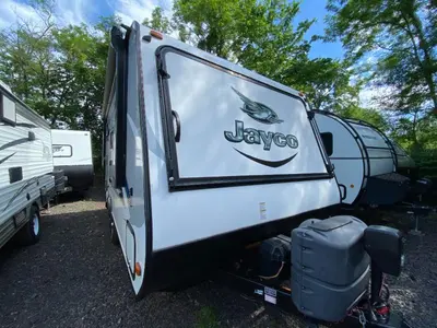 2017 Jayco Jay Feather 7 photo 3
