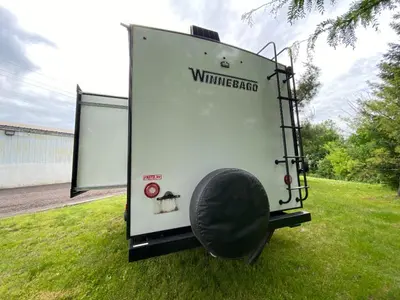 2021 Winnebago Industries Towables Micro Minnie photo 8