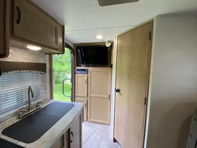2021 Winnebago Industries Towables Micro Minnie photo 32