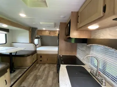 2021 Winnebago Industries Towables Micro Minnie photo 14