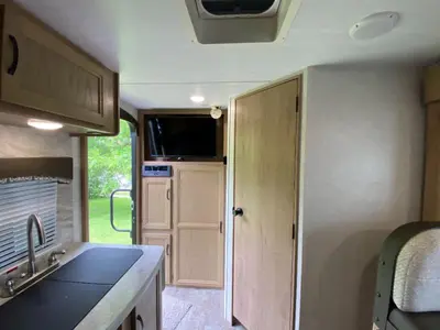 2021 Winnebago Industries Towables Micro Minnie photo 18