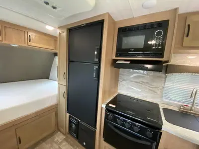 2021 Winnebago Industries Towables Micro Minnie photo 16
