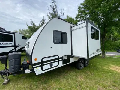 2021 Winnebago Industries Towables Micro Minnie photo 4