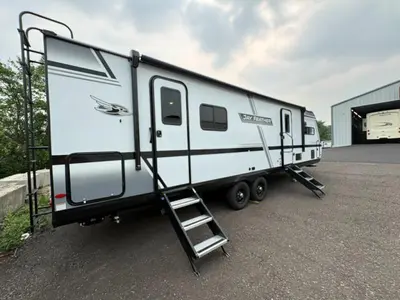 2027 Jayco Jay Feather photo 8