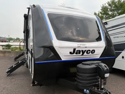 2027 Jayco Jay Feather photo 3
