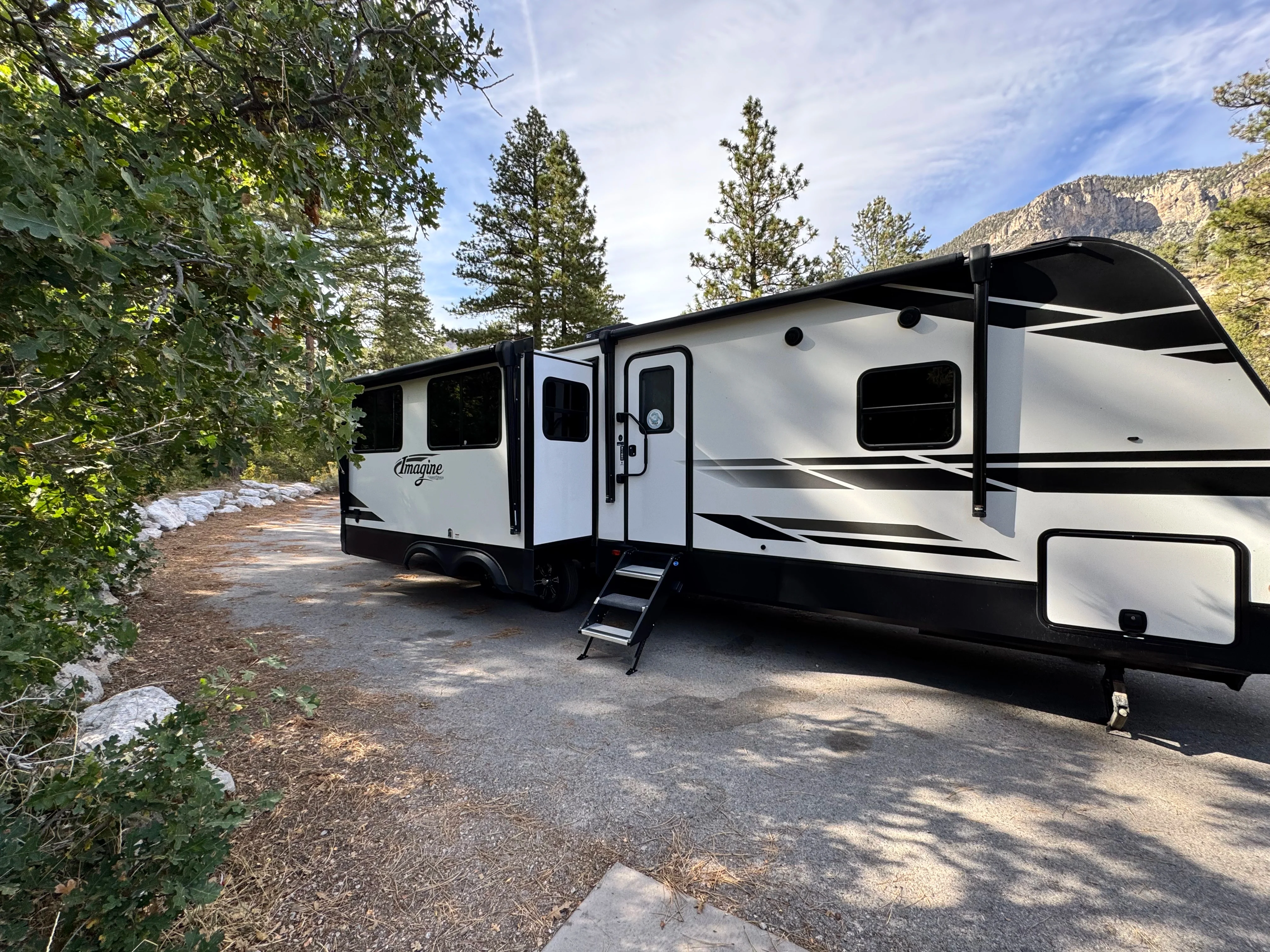 2021 GRAND DESIGN IMAGINE exterior
