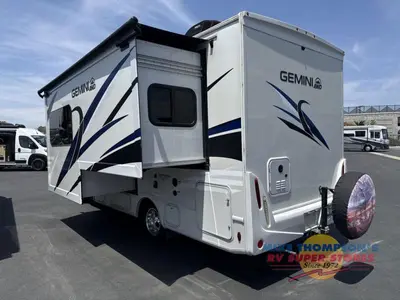 2023 Thor Motor Coach Gemini AWD photo 2