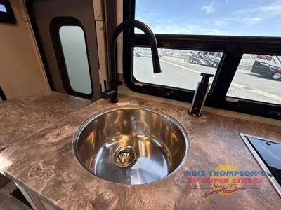 2023 Thor Motor Coach Gemini AWD photo 29