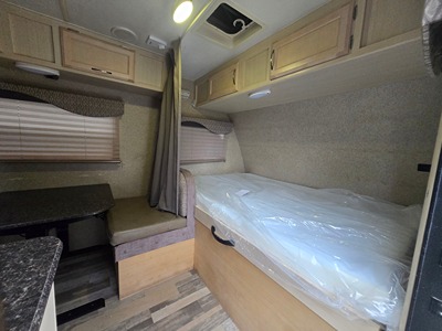 2018 WINNEBAGO MICRO MINNIE photo 5