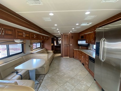 2011 FLEETWOOD DISCOVERY photo 8