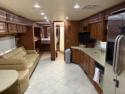 2011 FLEETWOOD DISCOVERY photo 7
