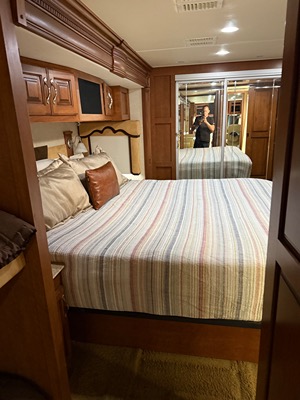 2011 FLEETWOOD DISCOVERY photo 5