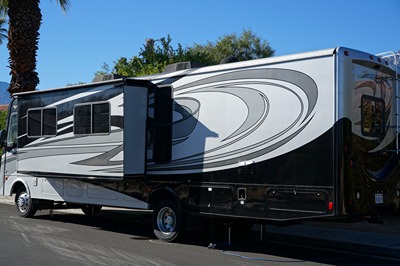 2012 FLEETWOOD TERRA photo 4