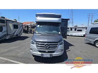 2020 Tiffin Motorhomes Wayfarer photo 3