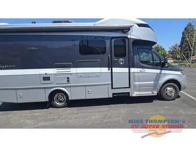 2020 Tiffin Motorhomes Wayfarer photo 9