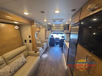 2020 Tiffin Motorhomes Wayfarer photo 40