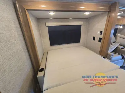 2020 Tiffin Motorhomes Wayfarer photo 35