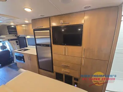 2020 Tiffin Motorhomes Wayfarer photo 36
