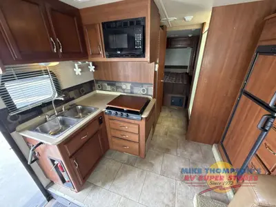 2016 Fleetwood RV Flair photo 6