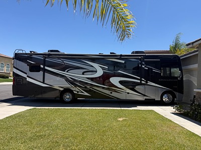 Used 2021 Thor Motor Coach Challenger 37FH